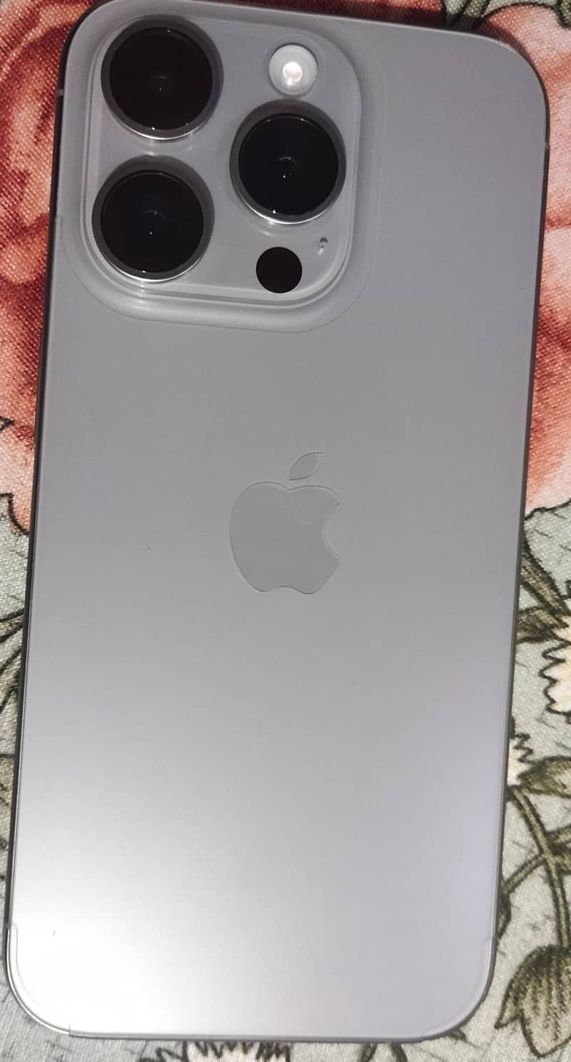 Apple iPhone 15 Pro 2