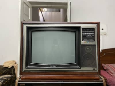 Antique Sony tv in good condition