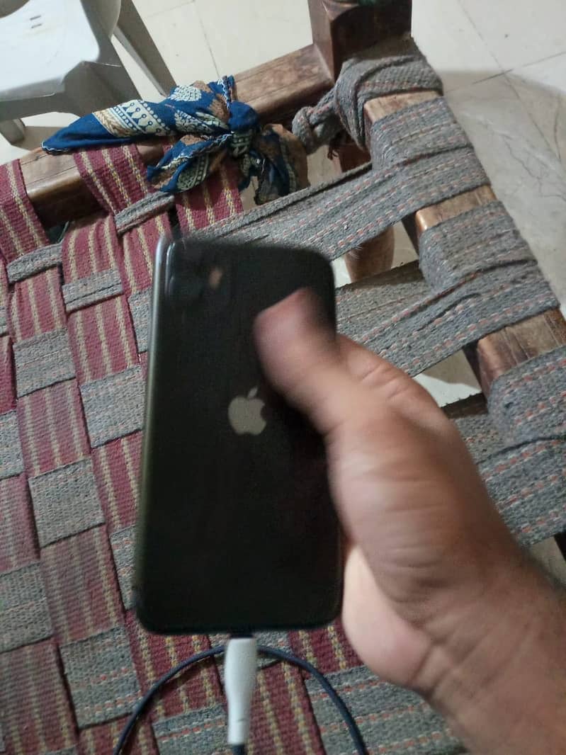 iPhone 11 2