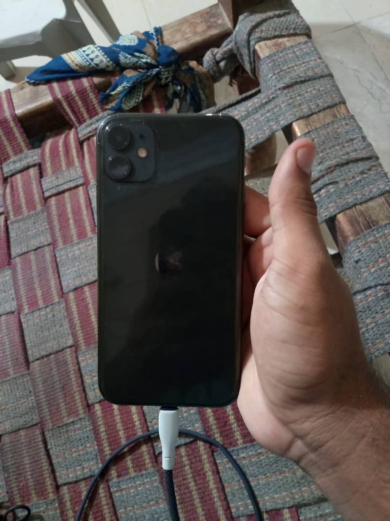 iPhone 11 4