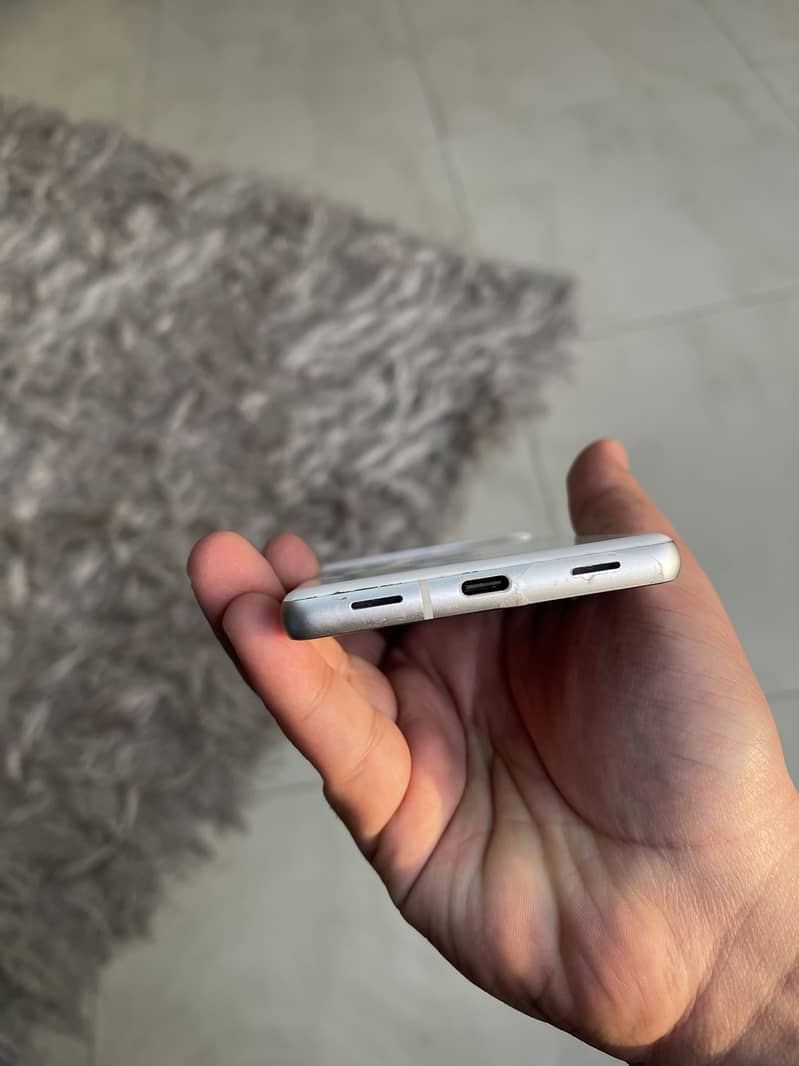 Google Pixel 7a 4