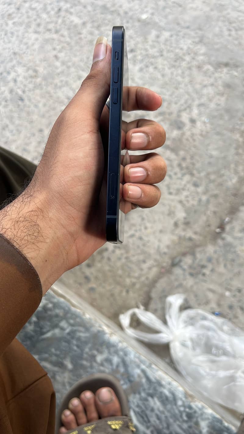 Apple iPhone 12 2