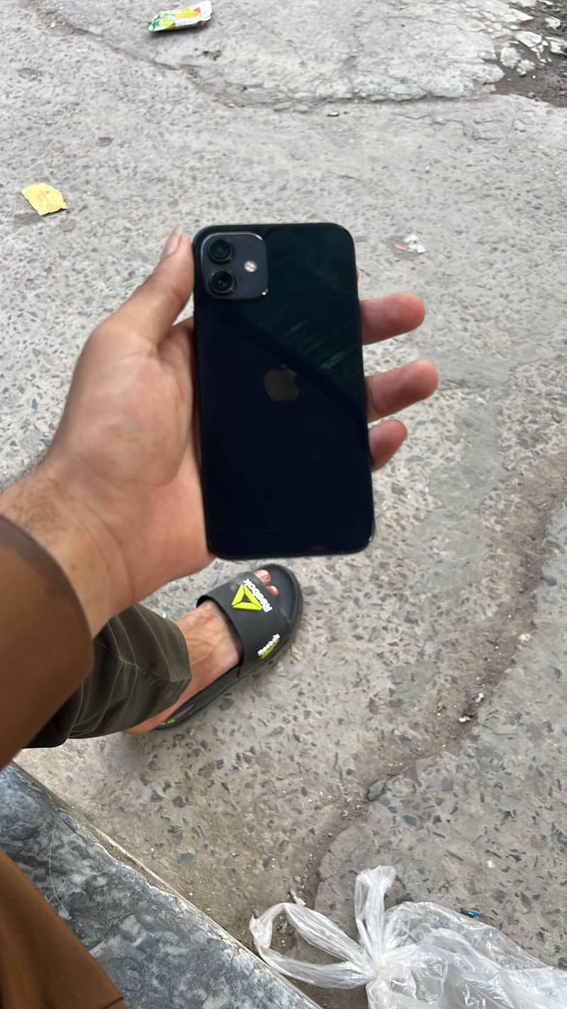 Apple iPhone 12 3