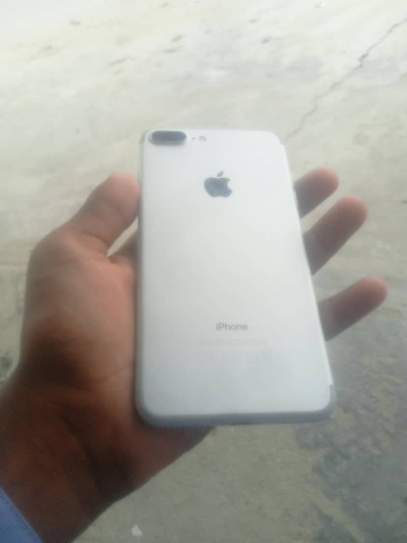Apple iPhone 7 Plus 0