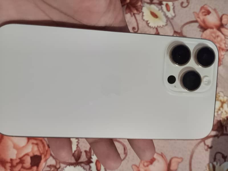 Apple iPhone 16 Pro Max 0