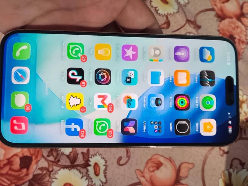Apple iPhone 16 Pro Max 2