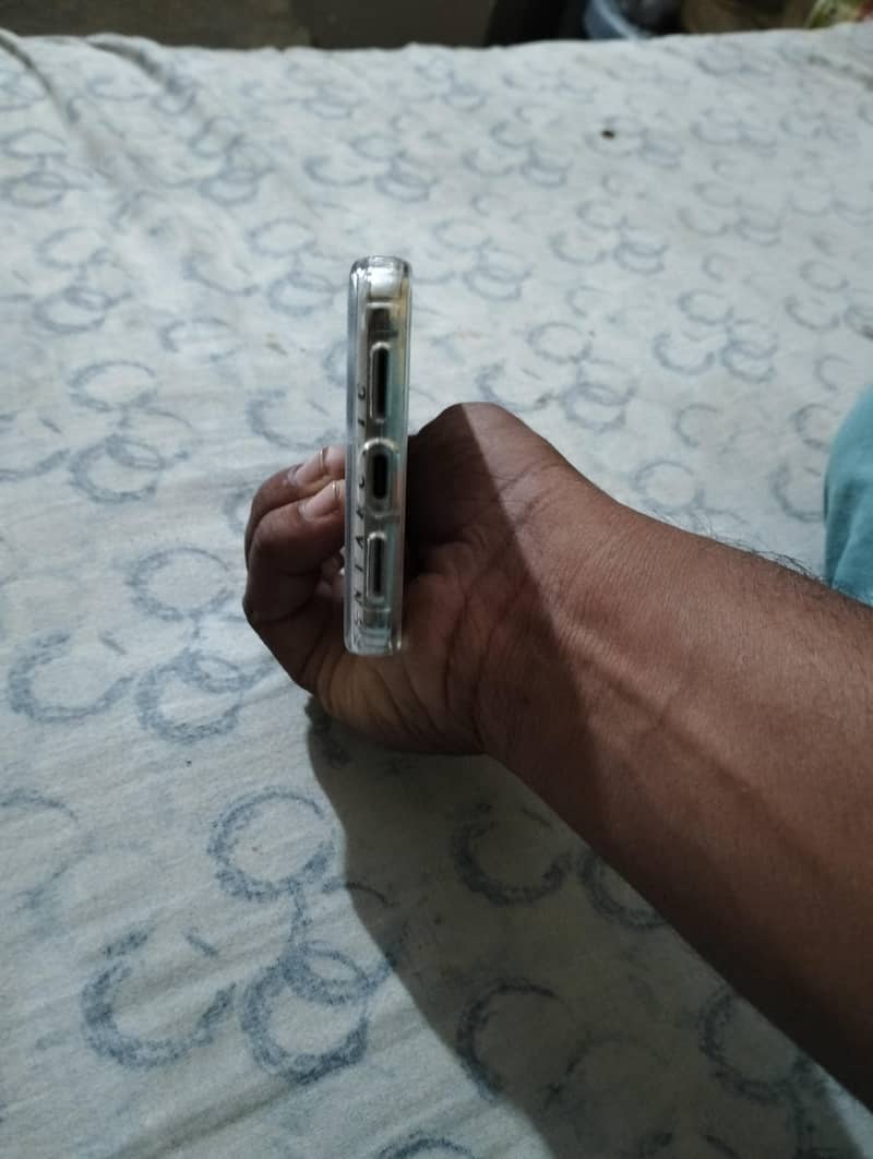 Google Pixel 8 Pro 2