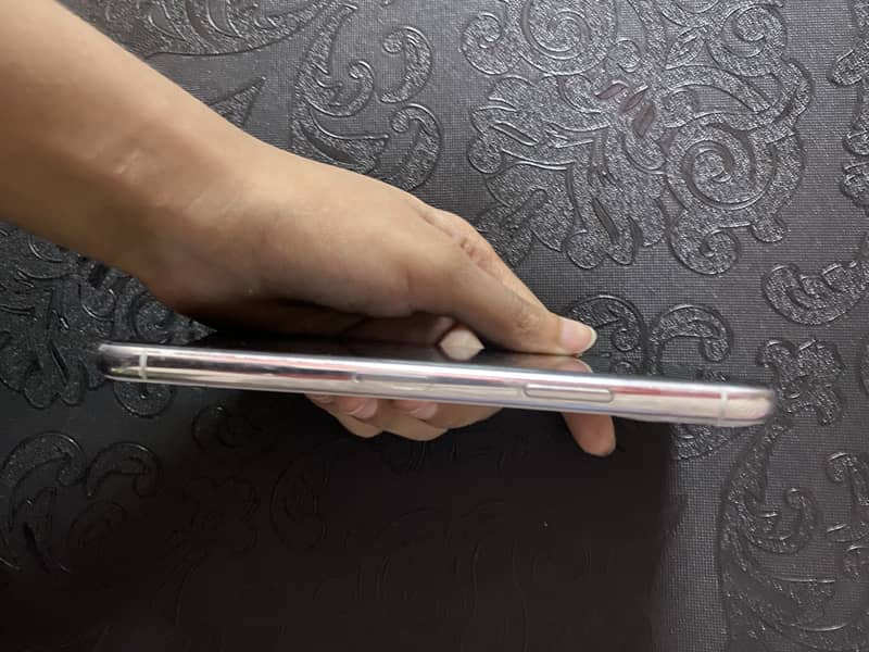 Apple iPhone 11 Pro 8