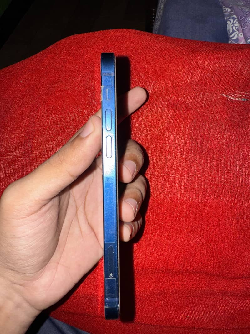 Apple iPhone 12 2