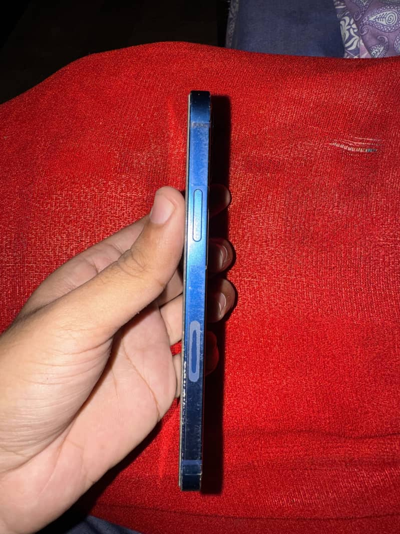 Apple iPhone 12 3