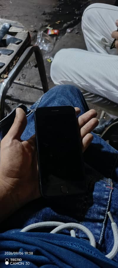Apple iPhone SE