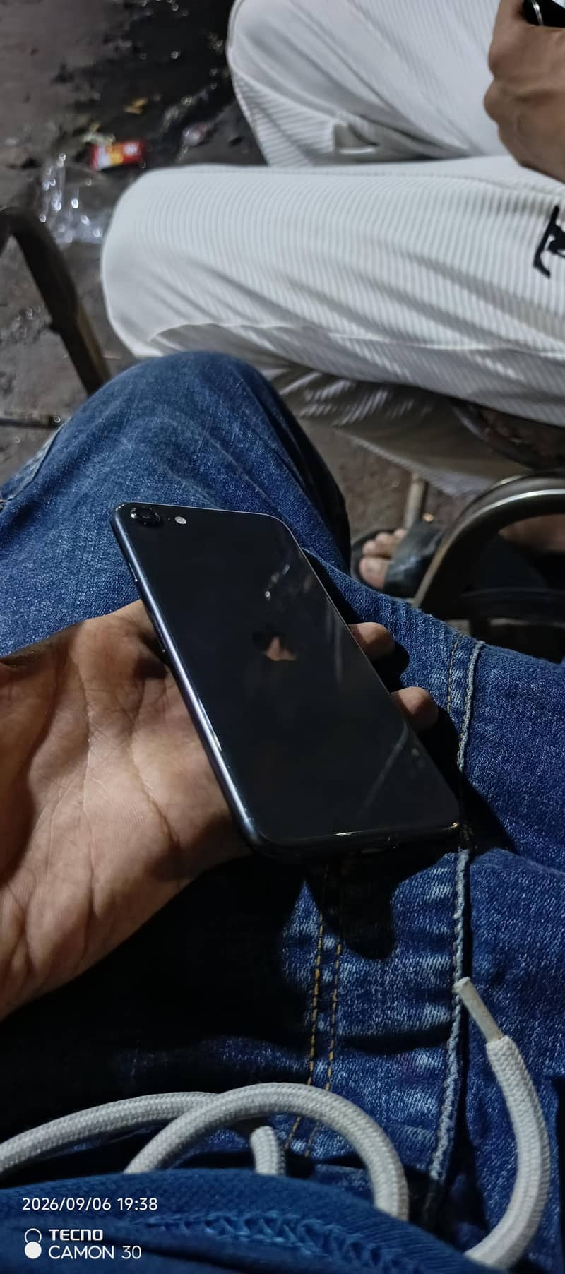 Apple iPhone SE 3
