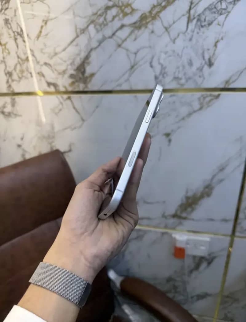 Apple iPhone 17 Pro Max 2
