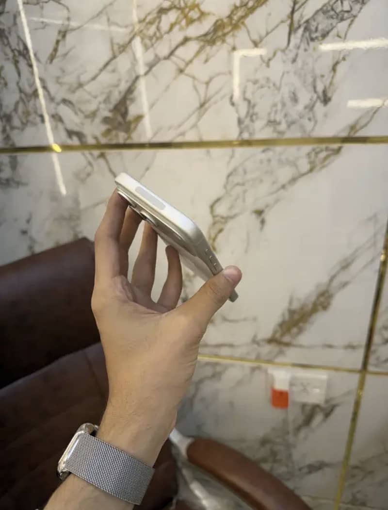 Apple iPhone 17 Pro Max 5