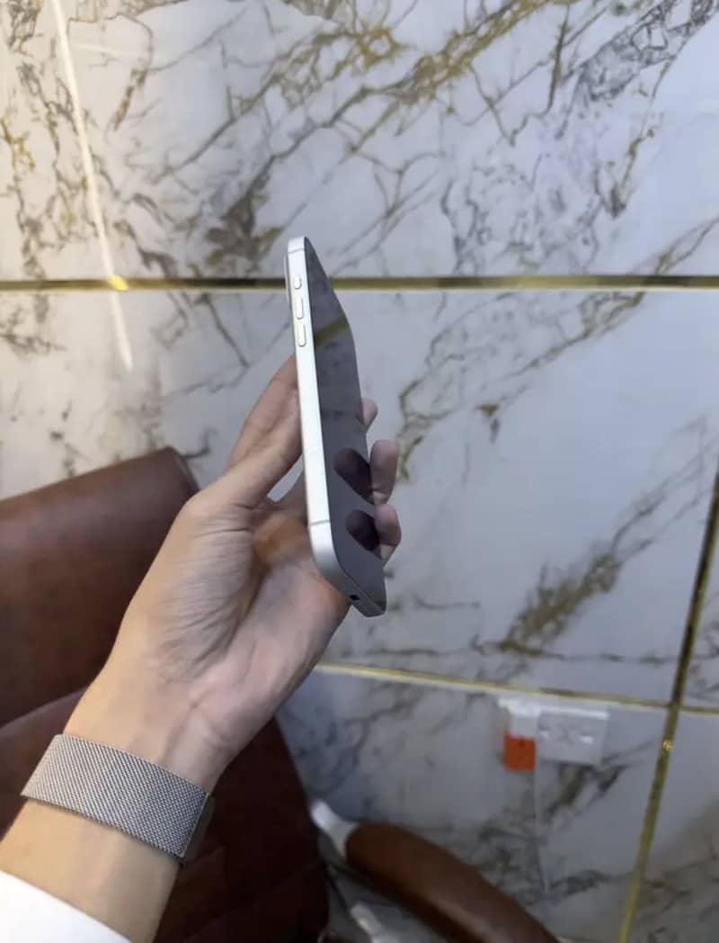 Apple iPhone 17 Pro Max 6
