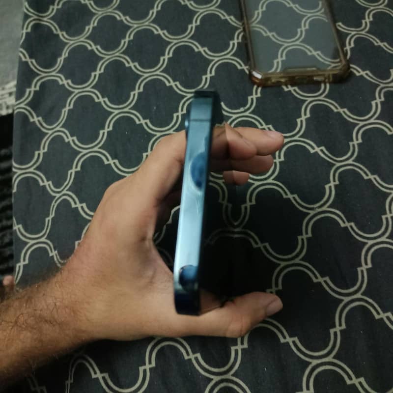 Apple iPhone 4