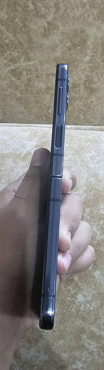 Samsung Mobile Z Flip 4