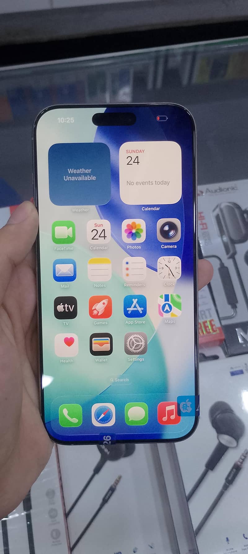 Apple iPhone 16 Pro Max 1