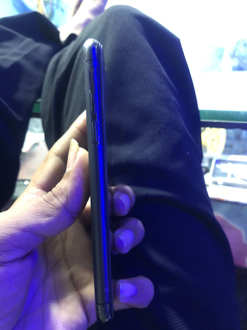 Apple iPhone X 2