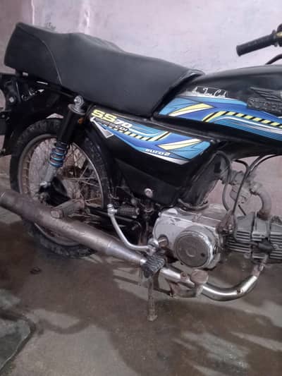 super star condition apky samny hai 2023 model hai 06 month ki bike ha