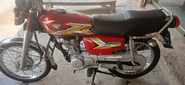 Honda 125 neet and clean