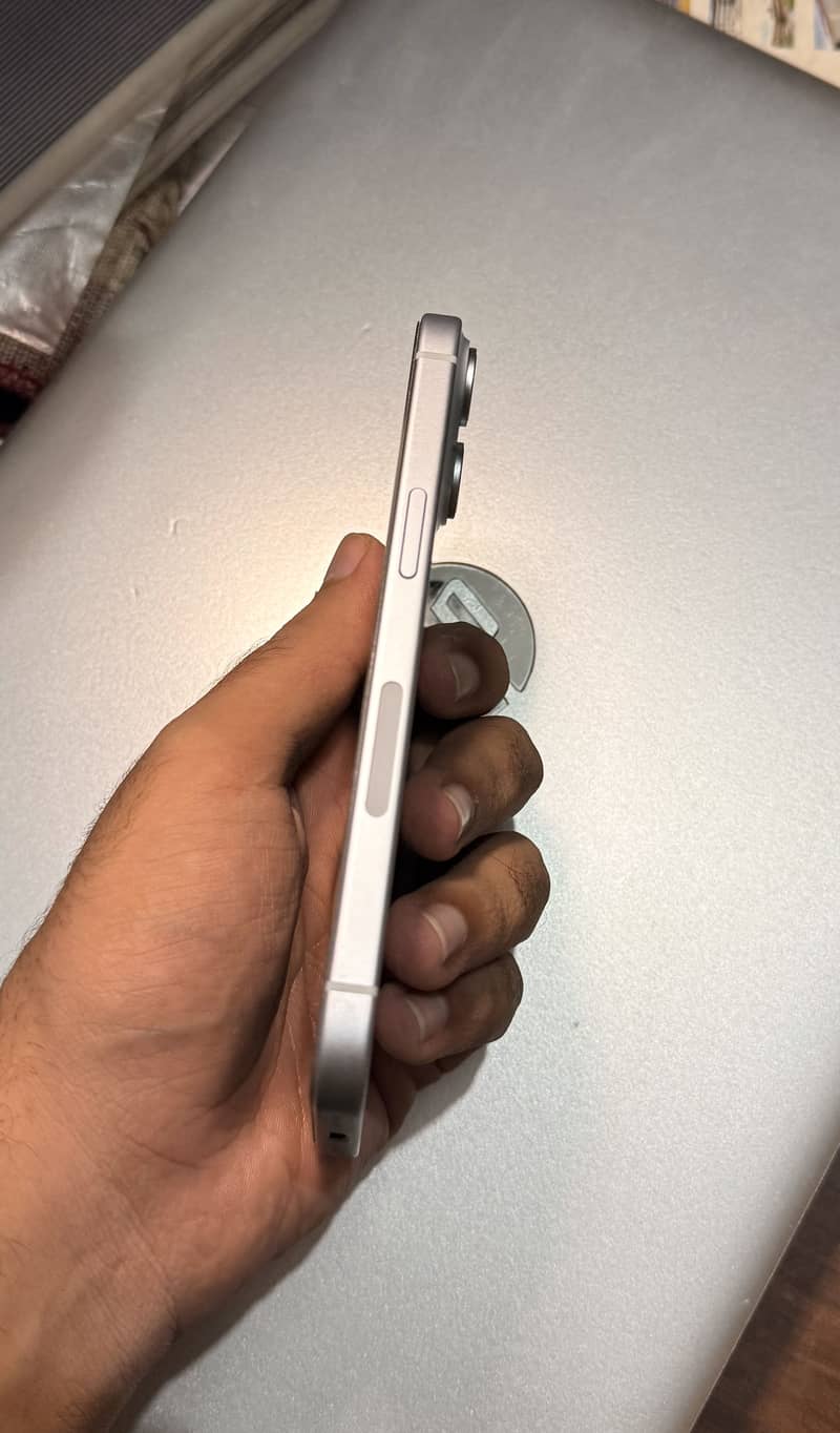 Apple iPhone 15 2