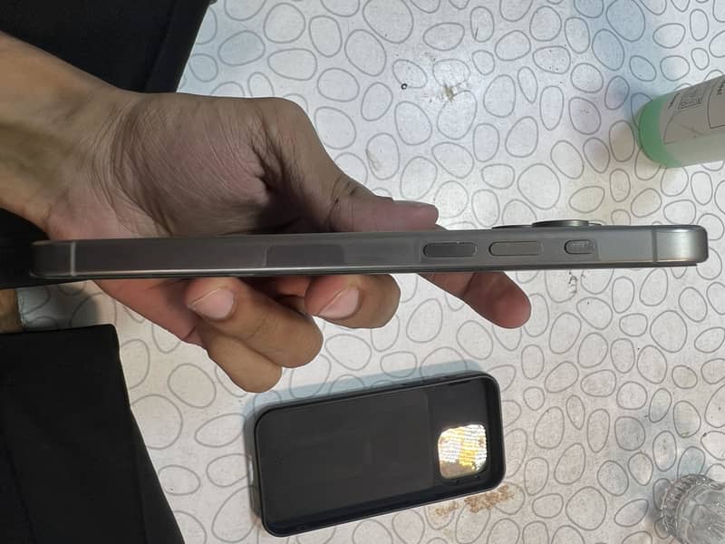 Apple iPhone 15 Pro Max 0