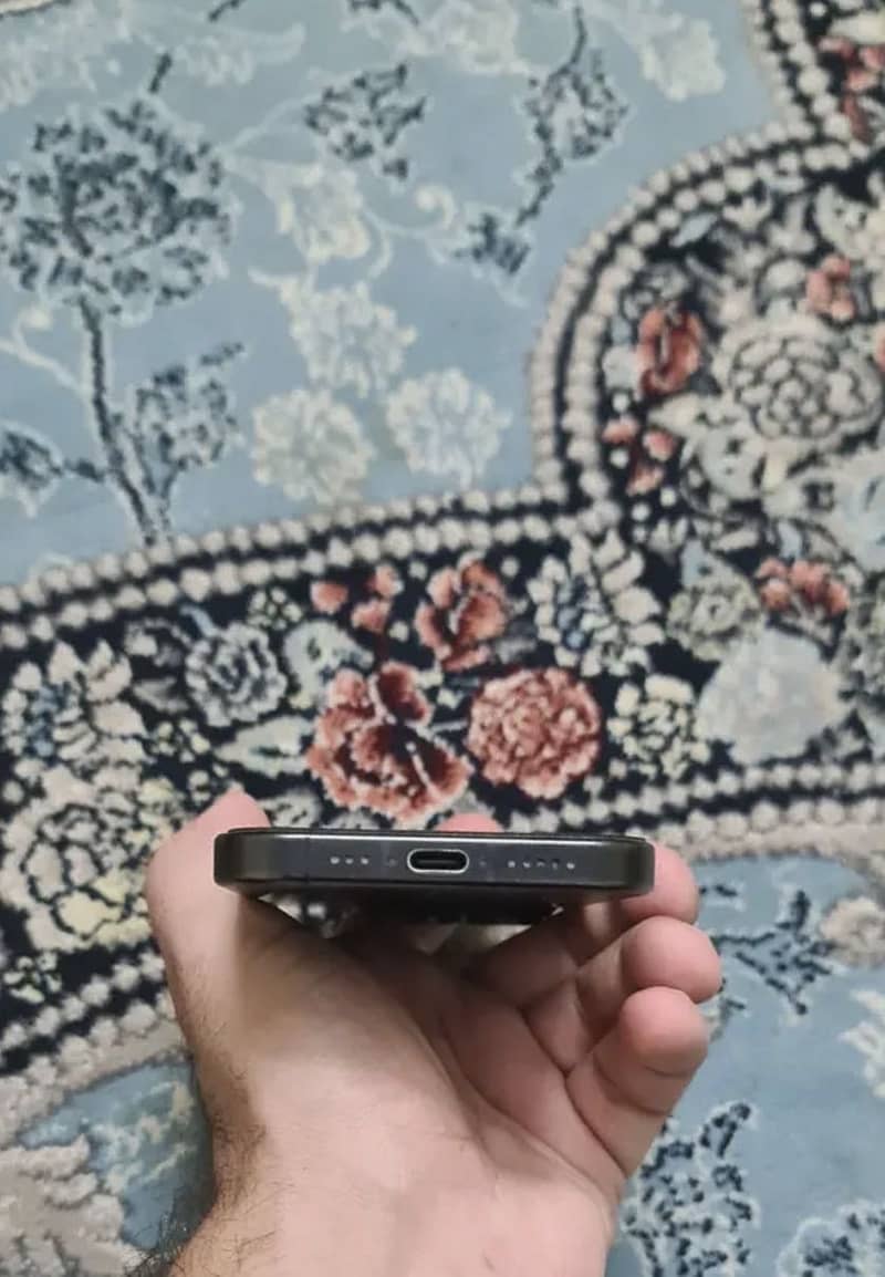 Apple iPhone 15 Pro 1