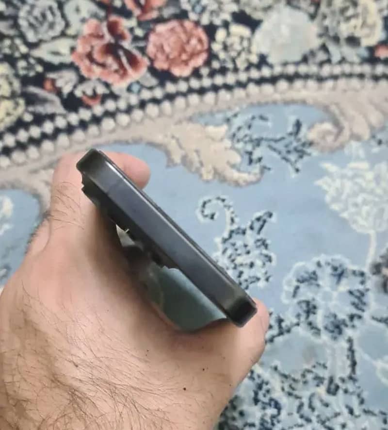 Apple iPhone 15 Pro 3