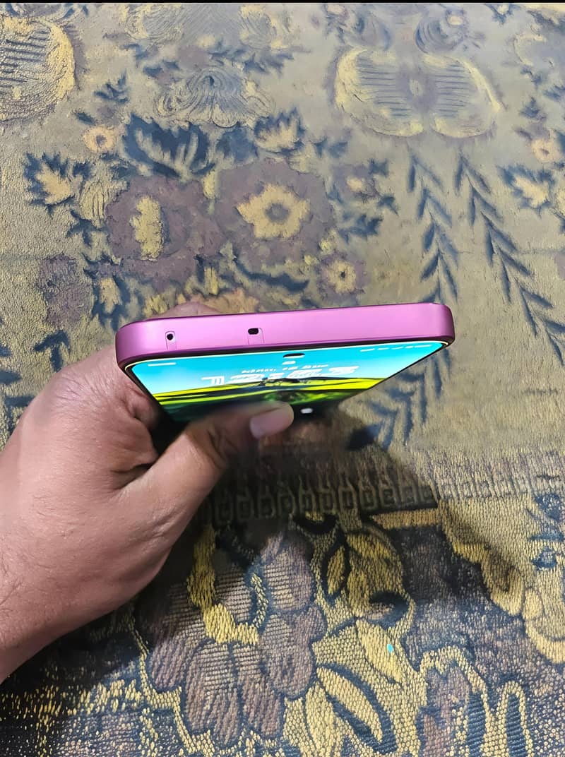 Oppo A6 pro 4