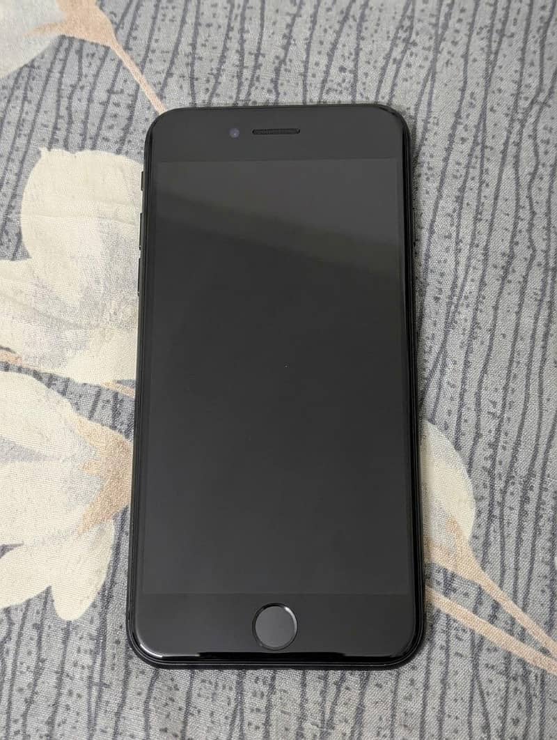 Apple iPhone 7 Plus 1