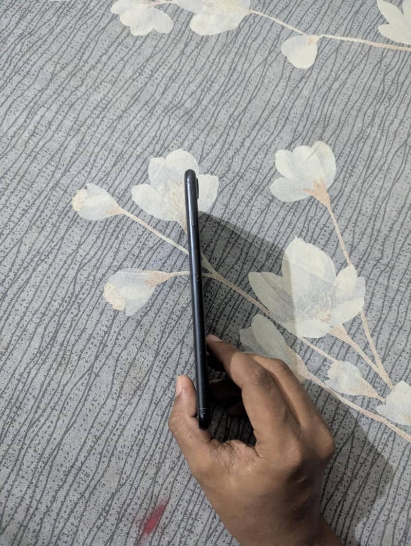 Apple iPhone 7 Plus 4
