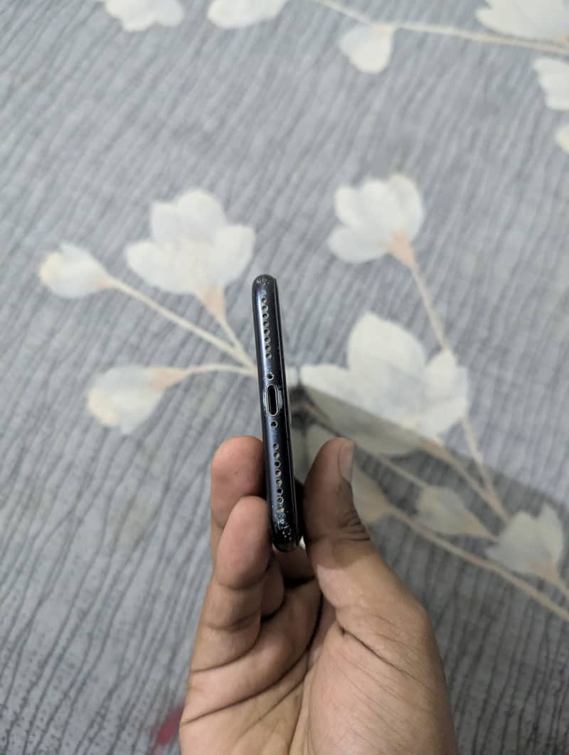 Apple iPhone 7 Plus 6