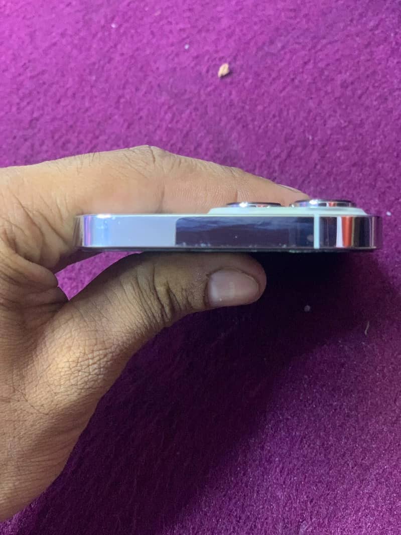 Apple iPhone 13 Pro 4