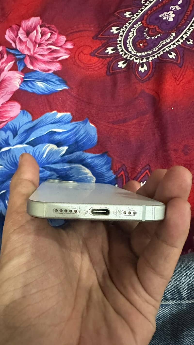 iPhone 15 2