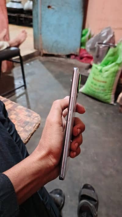 Vivo V30