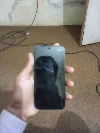 Apple iPhone 12 Sim glitched