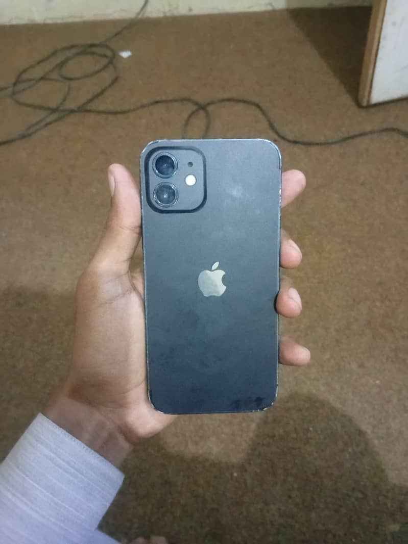 Apple iPhone 12 Sim glitched 1