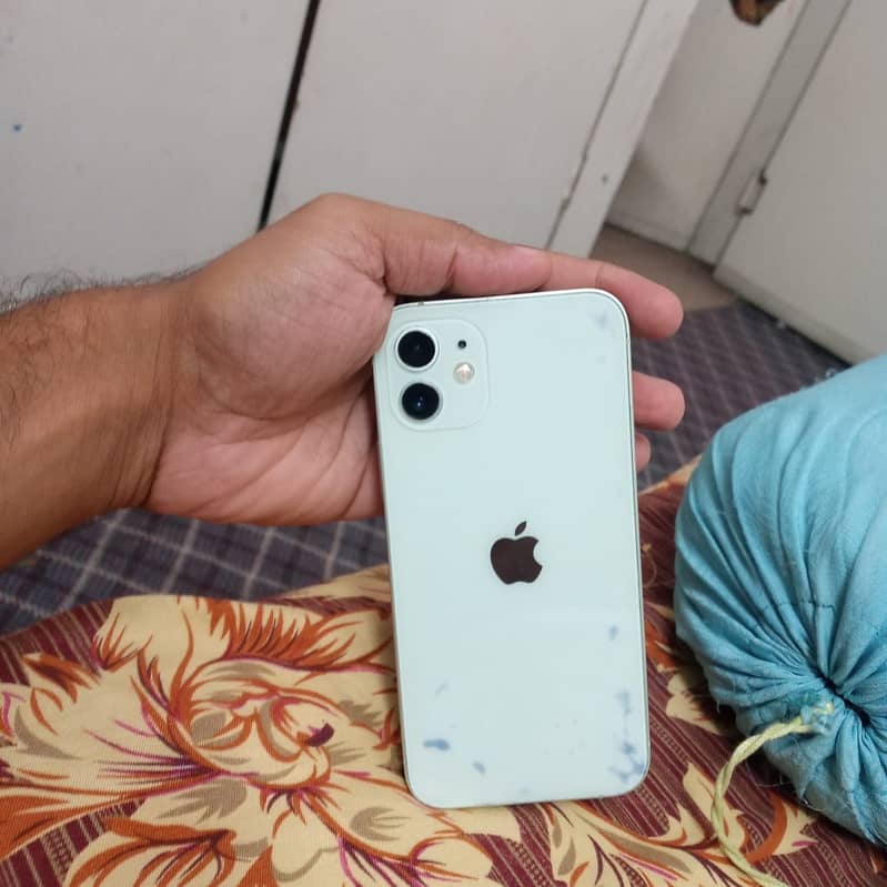 Apple iPhone 12 2