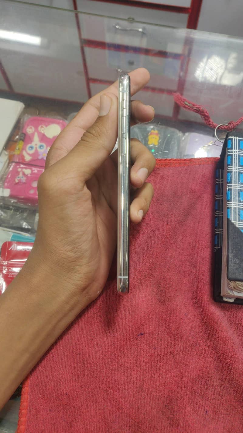 Apple iPhone X 2