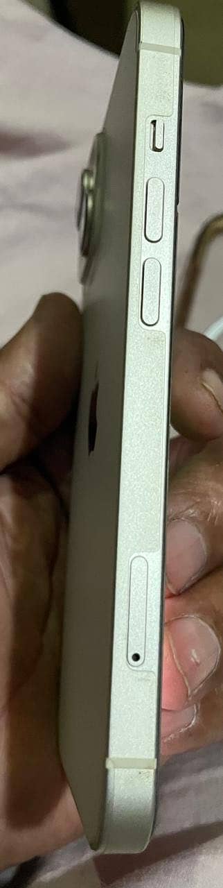 Apple iPhone 14 4
