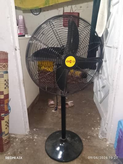 super Asia 18"pedestal fan 3 months used