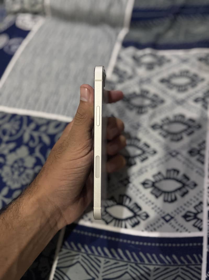 Apple iPhone 12 4