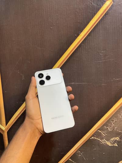 Tecno Spark 40,6+6 128