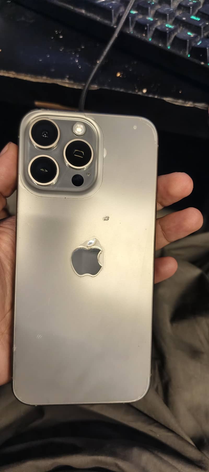 Apple iPhone 15 Pro Max 0