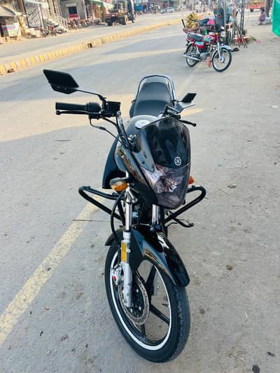 Yamaha YBR 2023 madl