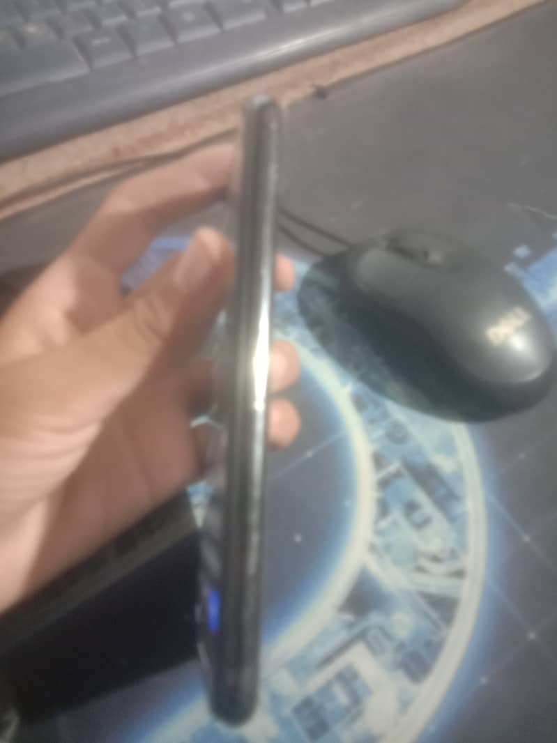 Apple iPhone X 4