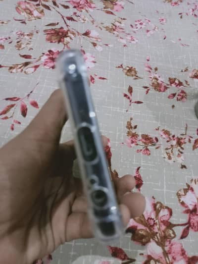 Samsung Mobile J8