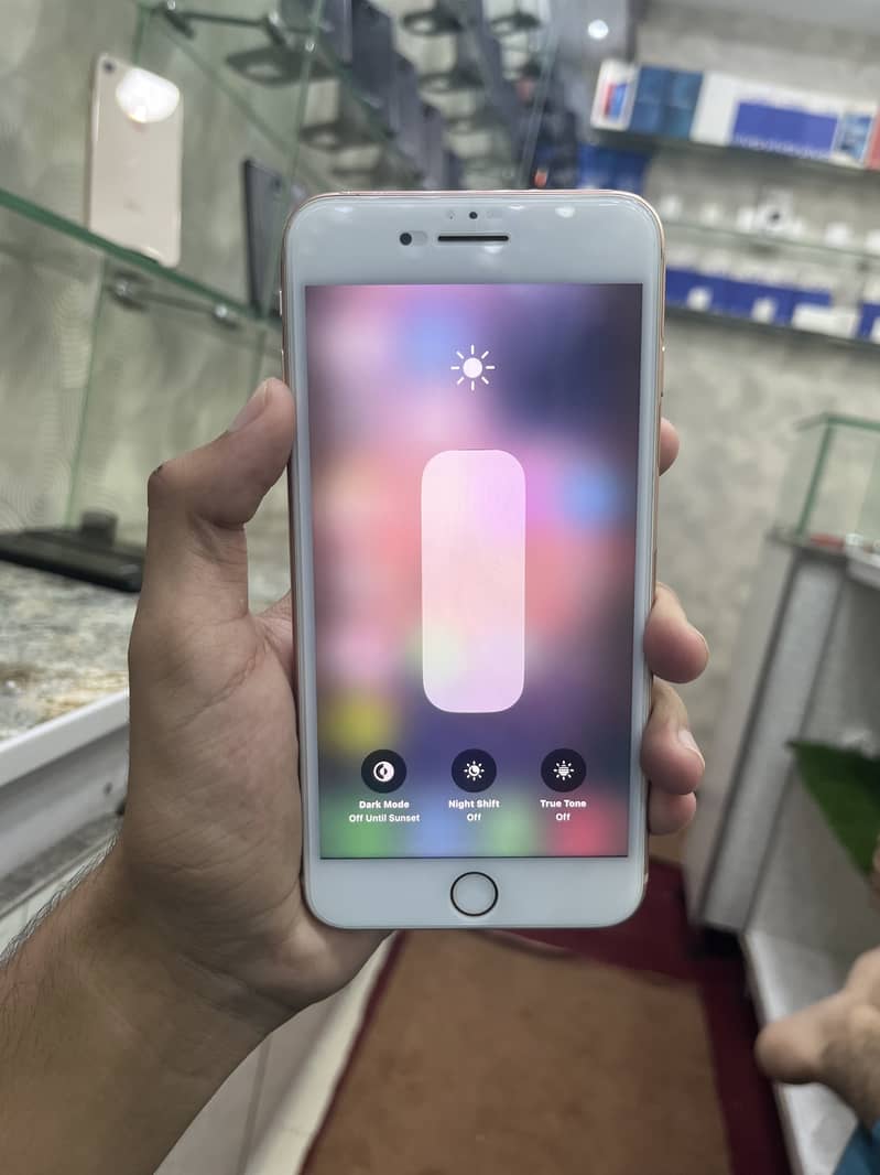 Apple iPhone 8 Plus 2