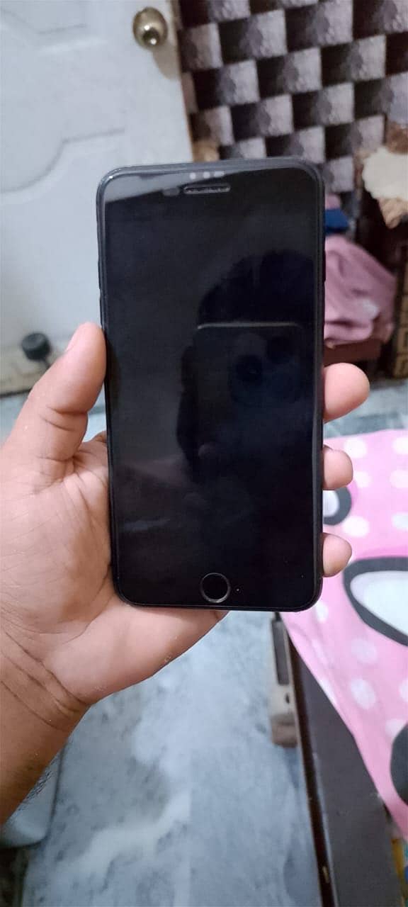 Apple iPhone 7 Plus 6